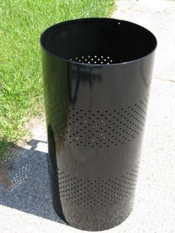 Car wash 20 gallon pole mounted trash receptacle