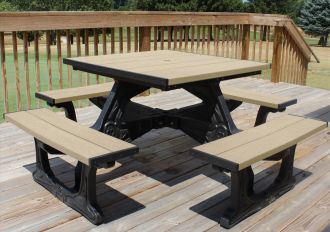 Town Square Picnic Table