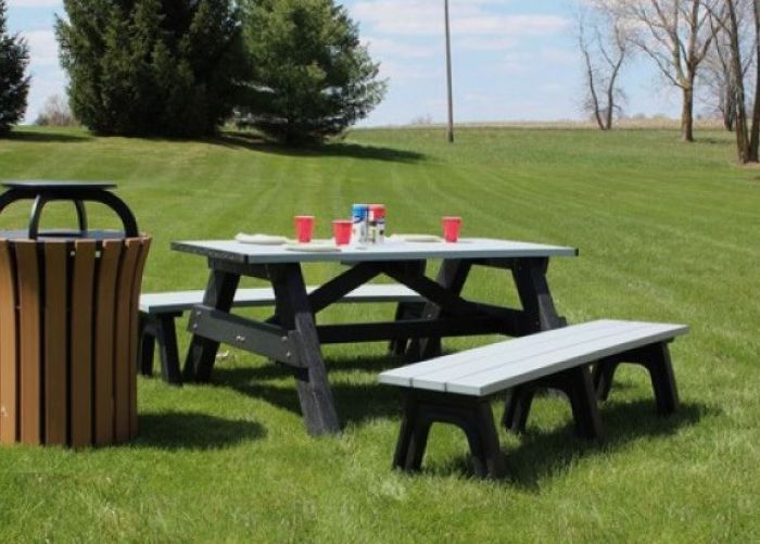 Deluxe Picnic Table With Detached Seating 6 Foot Long Recycled 