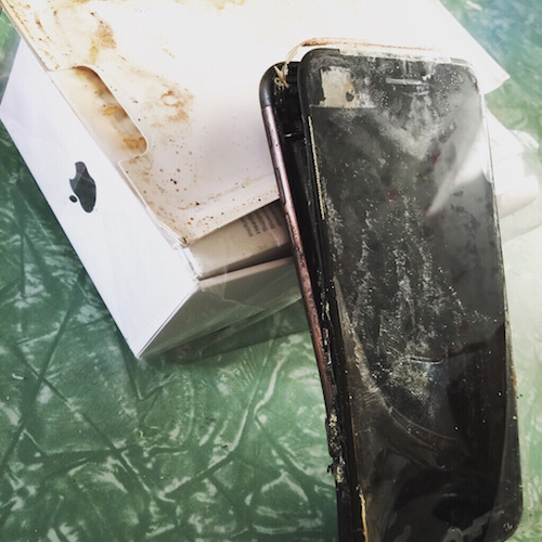 iPhone 7 Damaged in Transit